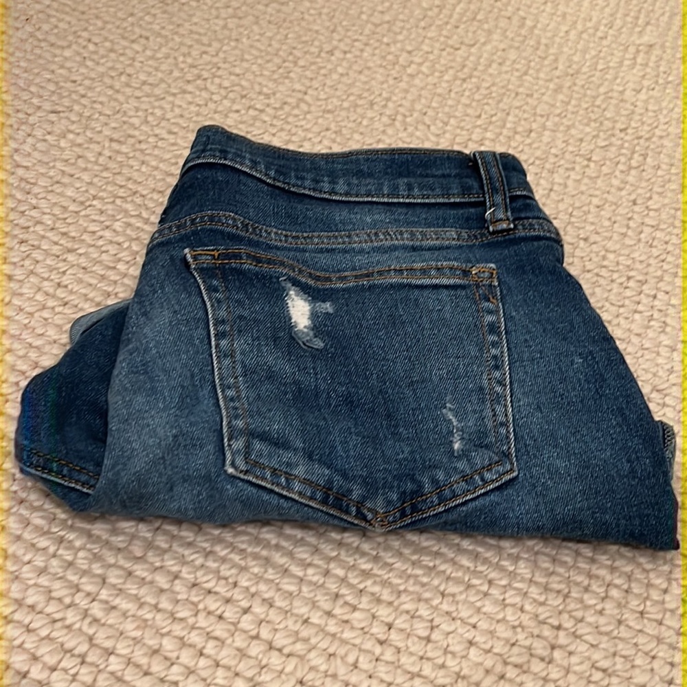 Gap jeans shorts. 28” waist, 5” inseam. Good used condition. - Picture 4 of 9